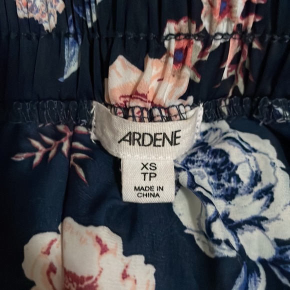 Off shoulder floral blouse - Picture 3 of 5